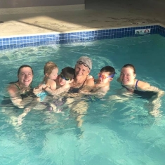 Sue Pitt Anderson family in pool