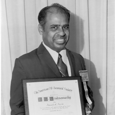 In 1992, he received the Alton E. Bailey Award presented by AOCS to a fats and oil chemist for outstanding research and exceptional service in the field of lipids and associated products.