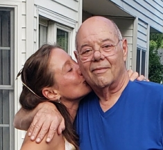 Manda DiRubbo with her father, whom she lost to cancer in 2023.