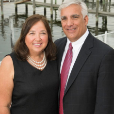 Rutgers alumni Sharon and James Maida. Photo by Robert J. Laramie Photography.