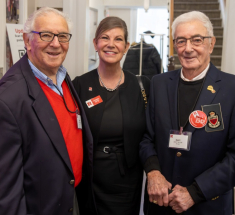 Klion, at right, in 2023 with Foundation President Kimberly A. Hopely, center, and the late Herbert Hersch RC’54, who died June 8, 2025.